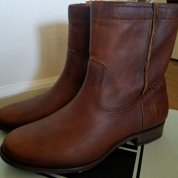 NWT FRYE Cara Boots - Picture 2 of 5